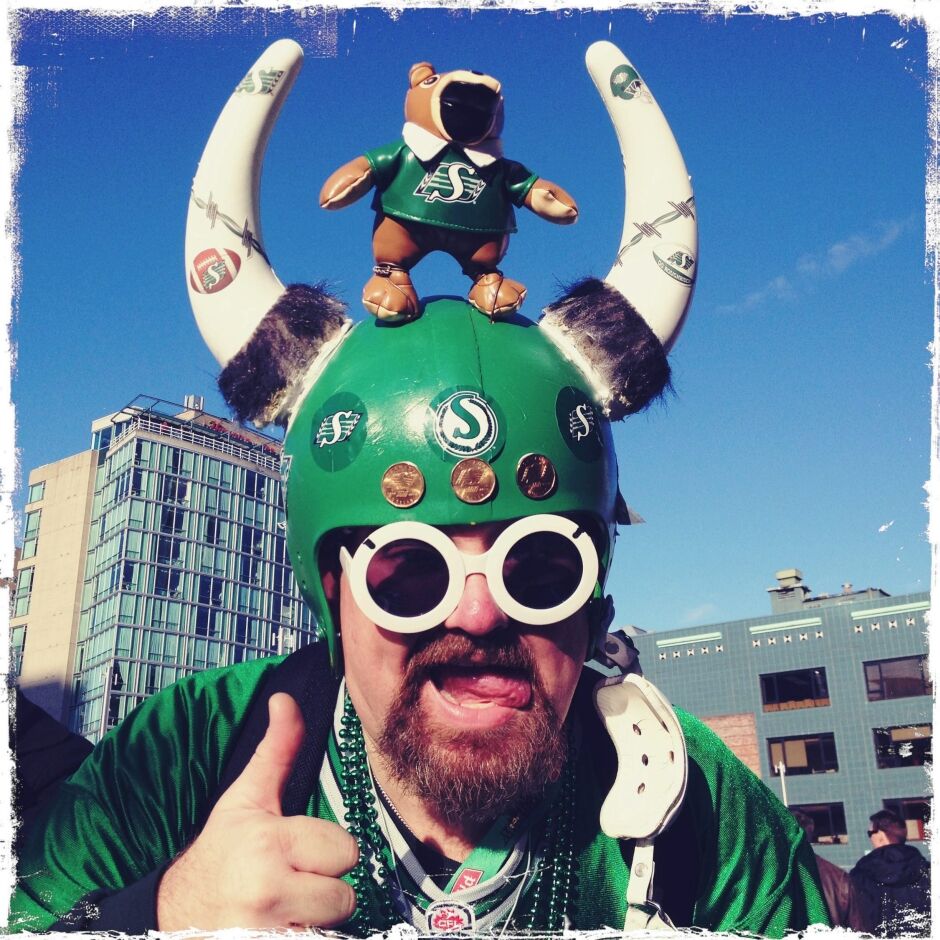 Безбашенные футбольные фанаты