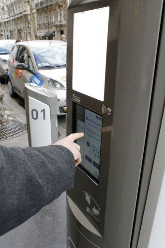 Париж перешел на электромобили. Фото, Видео 