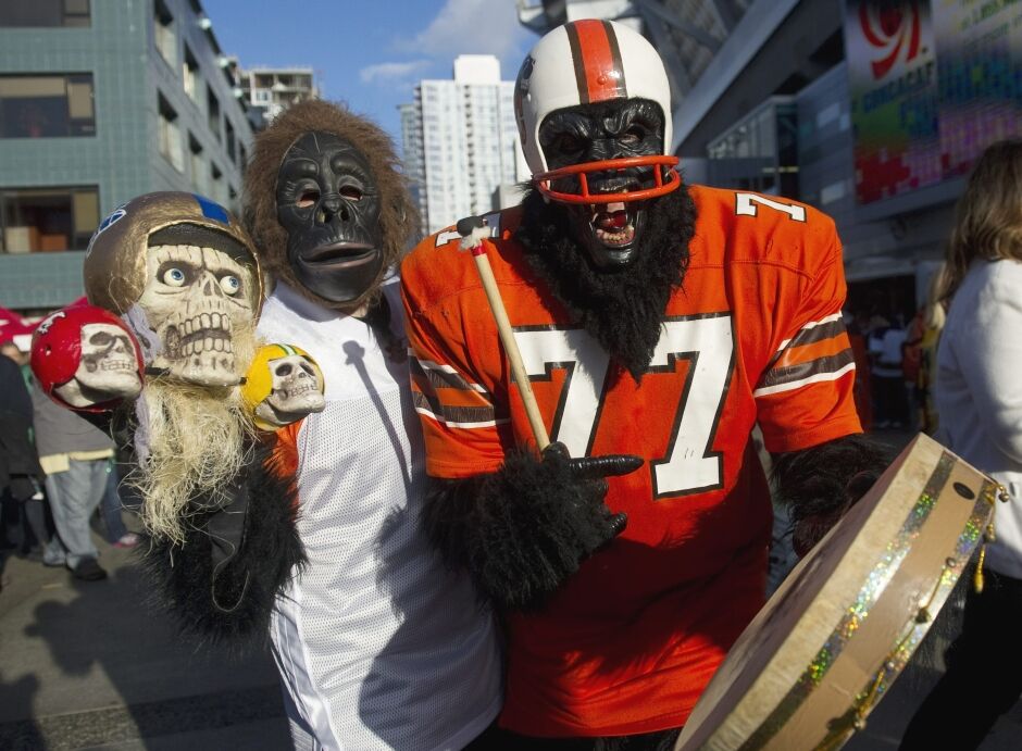 Безбашенные футбольные фанаты