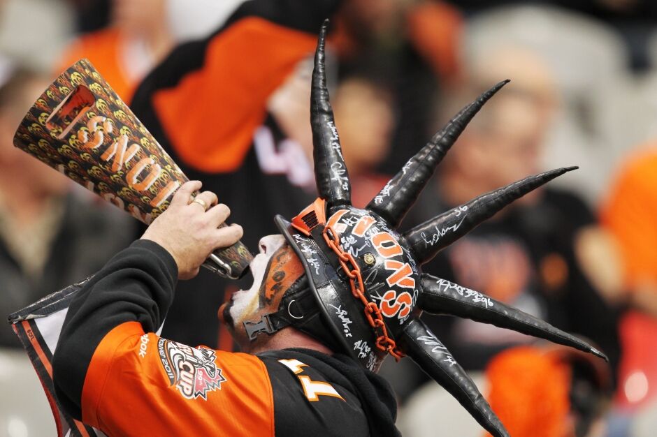 Безбашенные футбольные фанаты