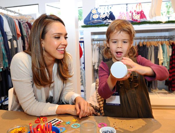 Альба привела дочь на открытие Splendid