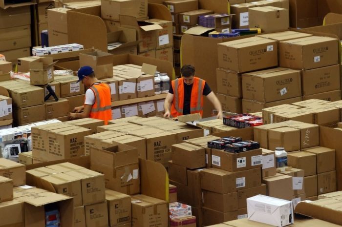 Склад интернет-магазина Amazon поражает воображение. Фото 