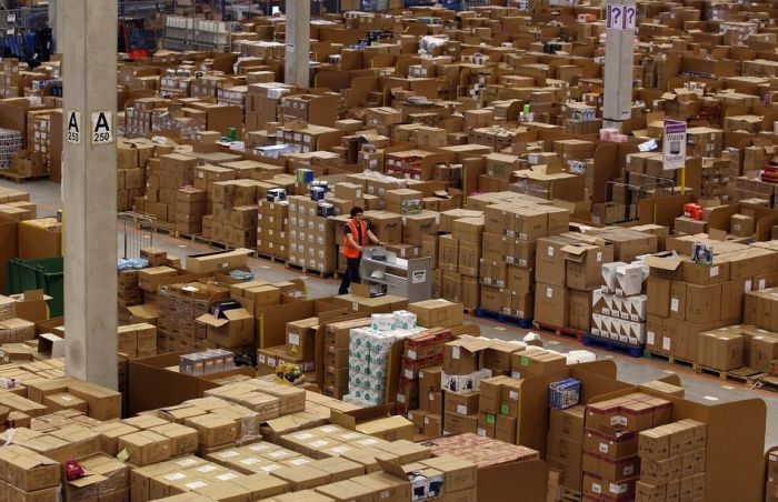 Склад интернет-магазина Amazon поражает воображение. Фото 