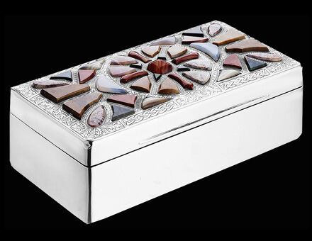 Создан самый дорогой в мире iPhone 4S. Фото