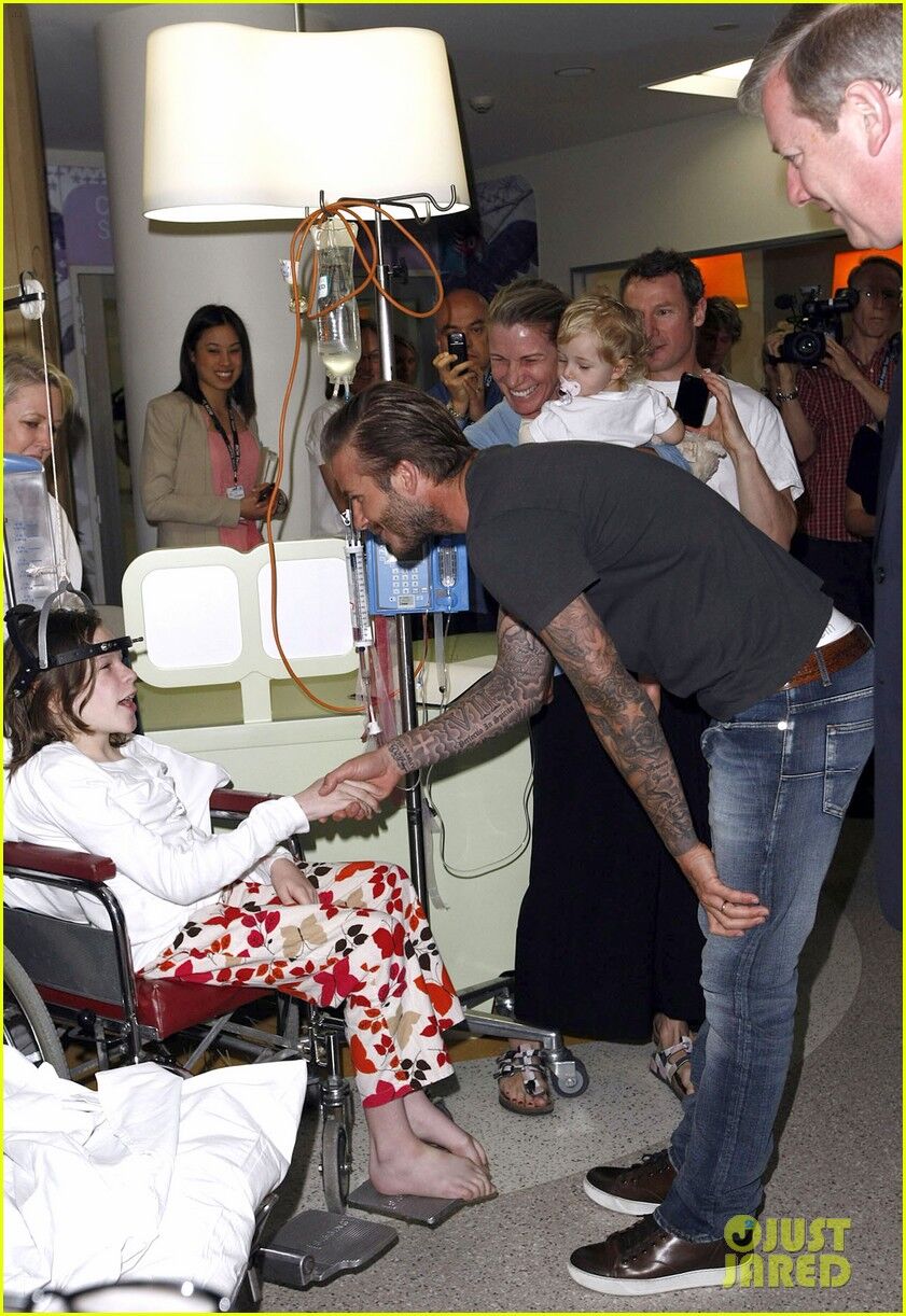 Бекхэм навестил детей в больнице