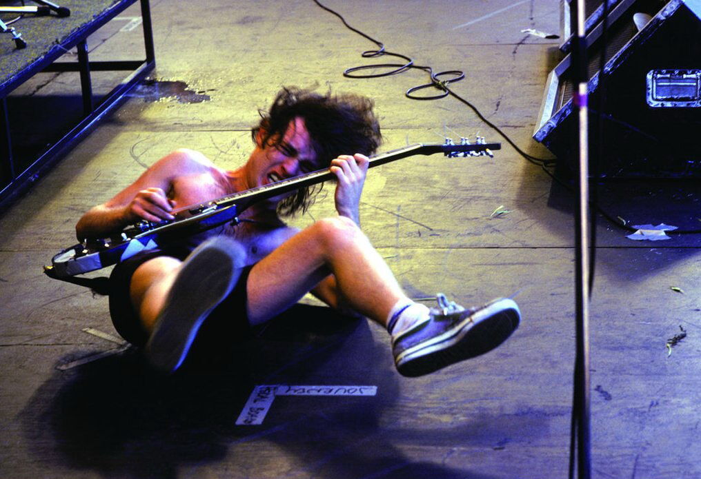 Gibson – легендарные гитары в руках легендарных гитаристов