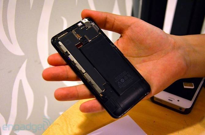 Первые живые фото китайского конкурента iPhone. Фото