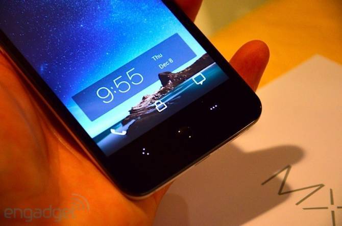 Первые живые фото китайского конкурента iPhone. Фото