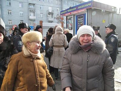 LIVE. Черновецкий в городе! Первым делом начал сносить православные киоски. ВИДЕО