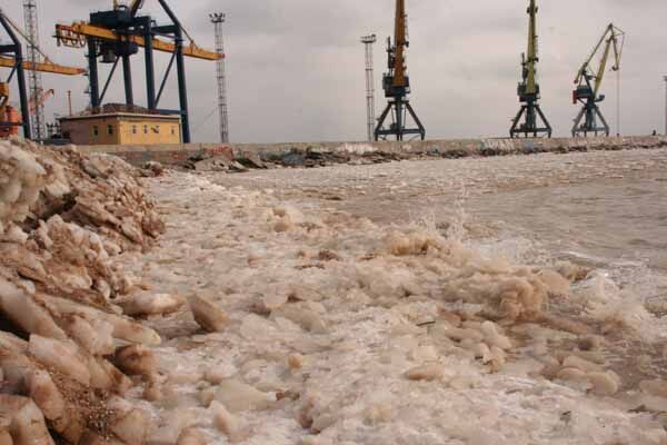 В Азовском море появились айсберги. ФОТО