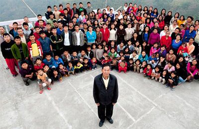 В Індії проживає найчисленніша сім'я в світі. ФОТО