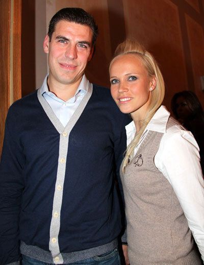 Супруга Дюжева выглядит так, будто начала лысеть 