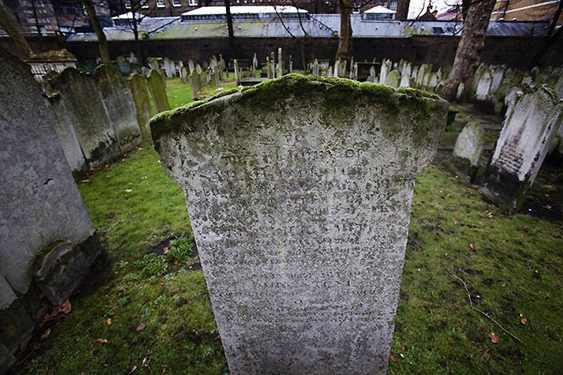 Незвичайне кладовище: Банхілл-Філдс в Лондоні