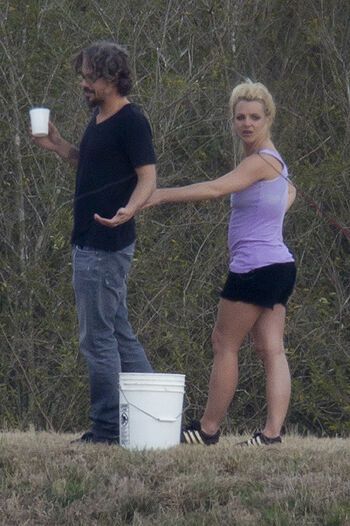 Бритни Спирс с семьей на рыбалке