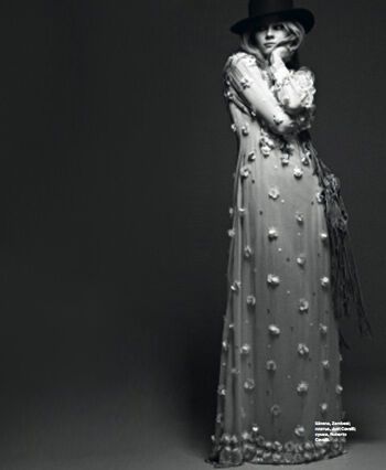 Ходченкова примерила образы родом из 1970-х