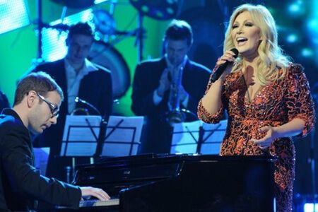 Ален Делон раздал награды на "Телезвезде"