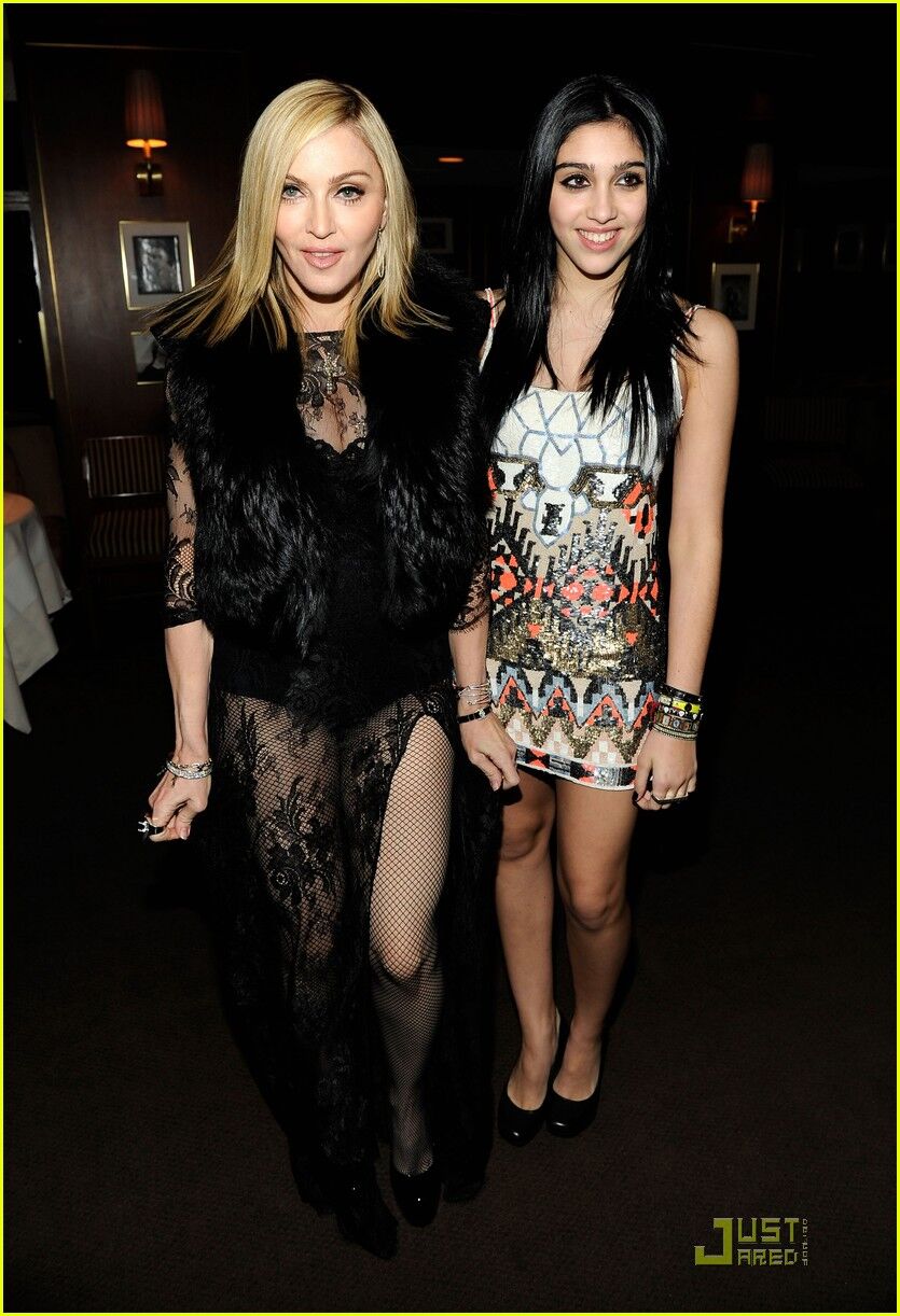 Мадонна засветилась для глянца вместе с дочкой