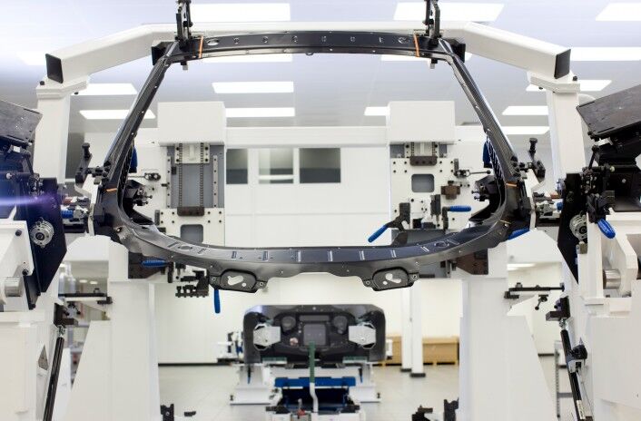 McLaren начал производство первого товарного суперкара MP4-12C