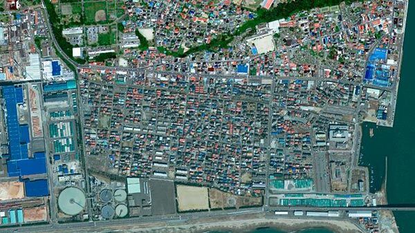 Япония до землетрясения и после: фото со спутника