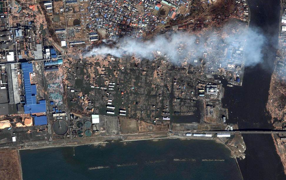 Знімки з супутника: до і після землетрусу в Японії