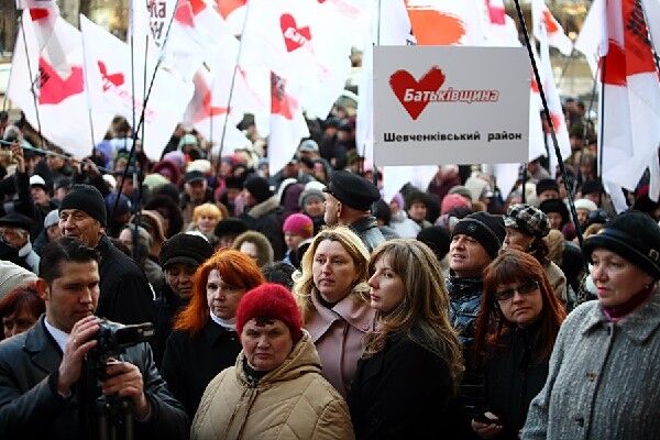 Коммунальные тарифы вывели людей на "майдан"