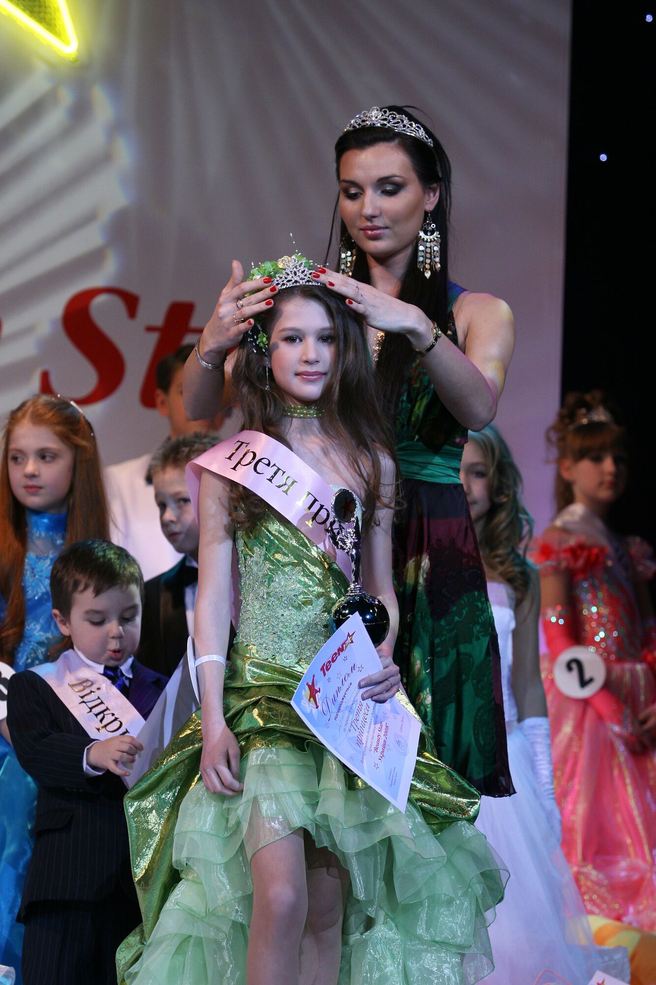 "World's Beauty Star" збере дітей з 20 країн світу
