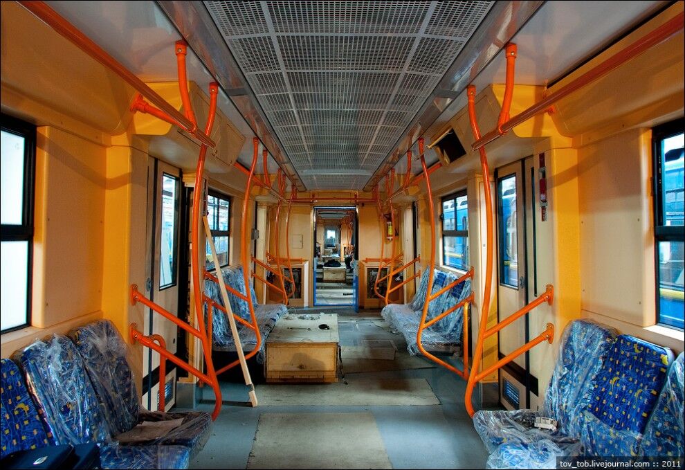 Новый состав киевского метро изнутри