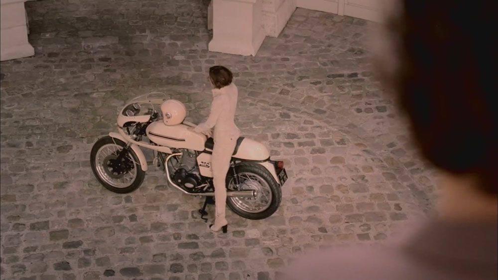 Кира Найтли топлесс в новой рекламе Chanel