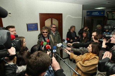 Зять Тимошенко встретил Deep Purple водкой с перцем! Фото