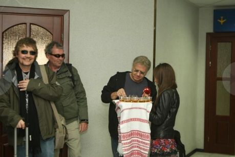 Зять Тимошенко встретил Deep Purple водкой с перцем! Фото