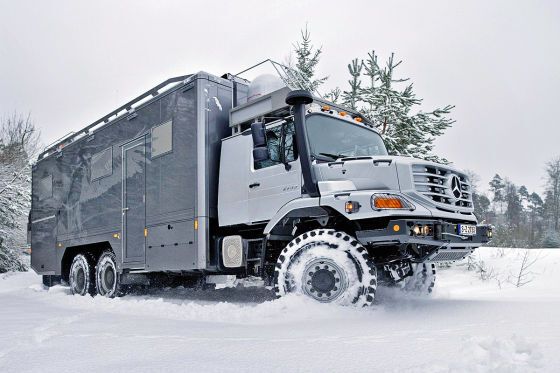 Mercedes приготовил два люксовых Zetros для монгольских бизнесменов