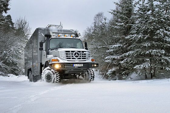 Mercedes приготовил два люксовых Zetros для монгольских бизнесменов