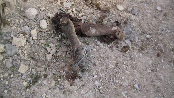 Военные США гордо позируют на фоне мертвых афганцев. Слабонервным не смотреть