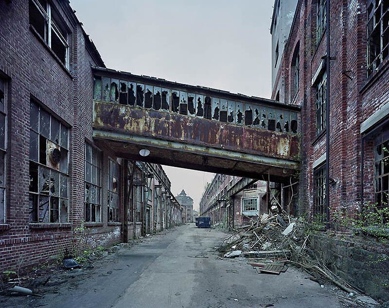 Занедбані промислові будівлі Східній Німеччині