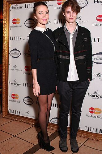 Модная свита: молодой человек хотя бы на пару лет, да помоложе