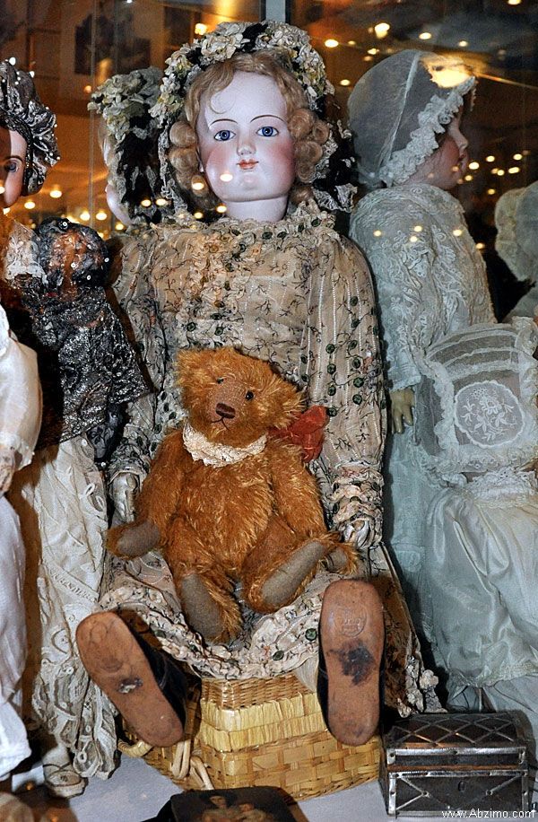 Музей унікальних ляльок