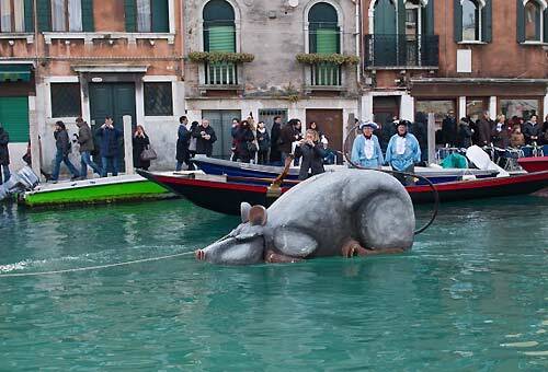 Карнавал у Венеції: яскраво, дорого, оригінально!