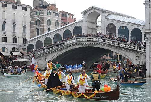Карнавал у Венеції: яскраво, дорого, оригінально!