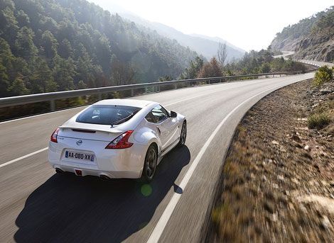 Nissan представила модернизированное купе 370Z GT Edition