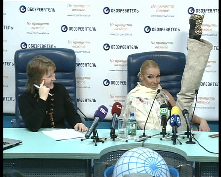 Анастасия Волочкова прилюдно задрала ногу
