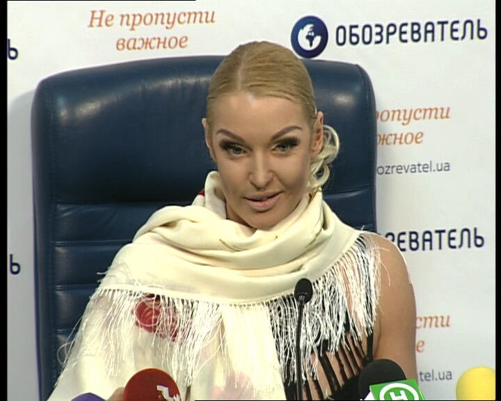 Анастасия Волочкова прилюдно задрала ногу