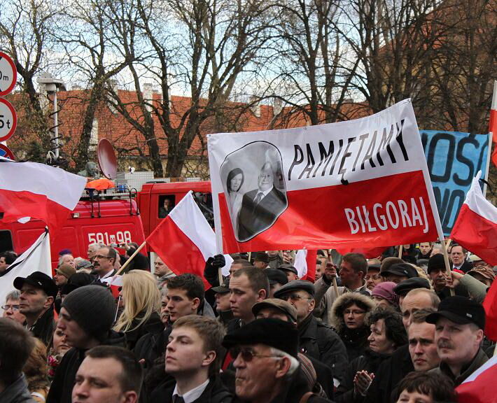 Поляки поссорились в годовщину гибели Качиньского. Репортаж из Варшавы