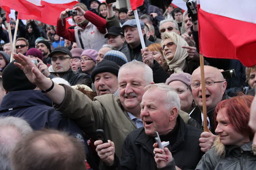 Поляки поссорились в годовщину гибели Качиньского. Репортаж из Варшавы