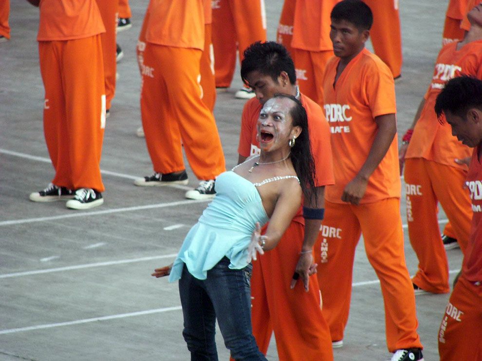 Масовий танець ув'язнених на Філіппінах