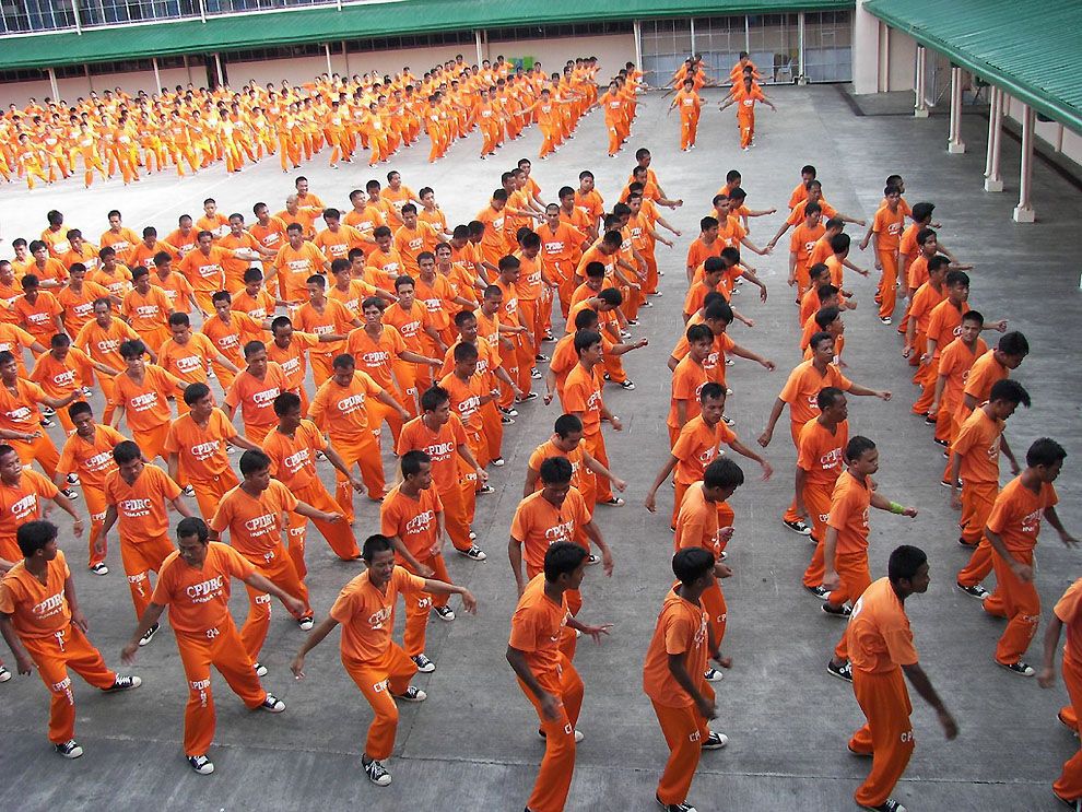 Масовий танець ув'язнених на Філіппінах