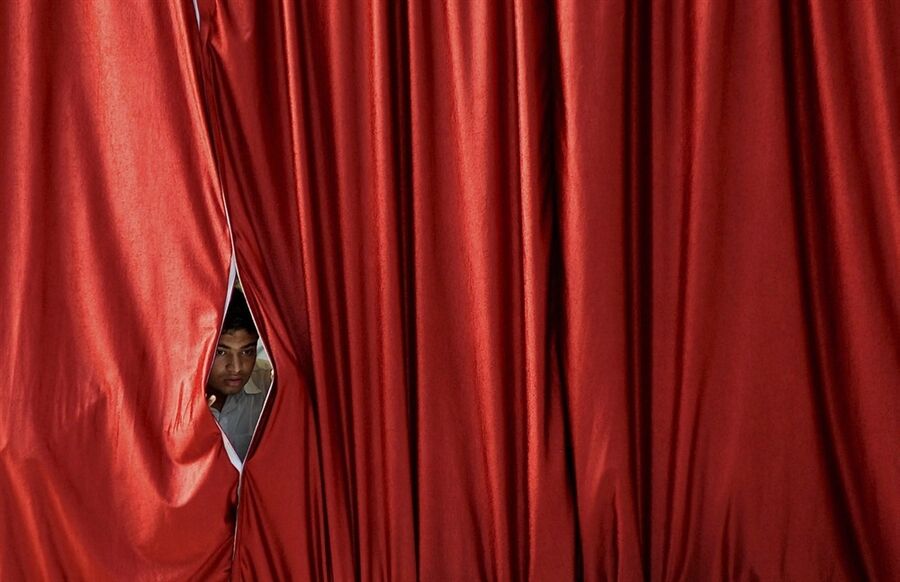 Полмиллиона человек собрались на похороны гуру Саи Бабы