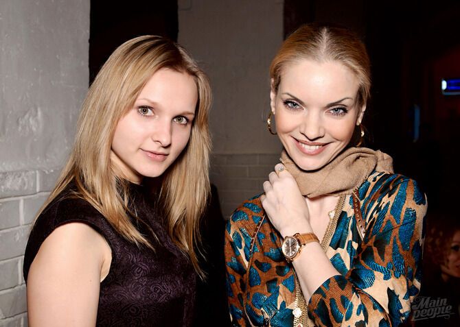 Экс-супруга Власенко продвигает Facebook