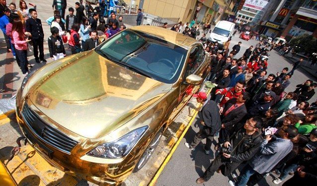 Infiniti G37, из чистого золота, увезли на штраф-площадку