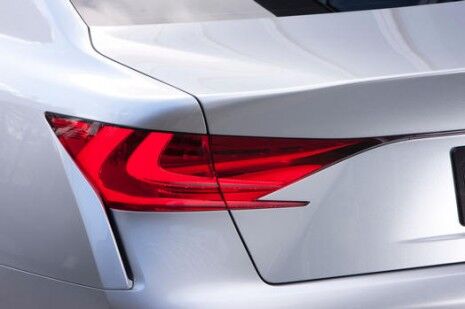 Lexus показал тизеры концептуального LF-Gh
