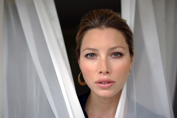 Джессика Бил без фотошопа